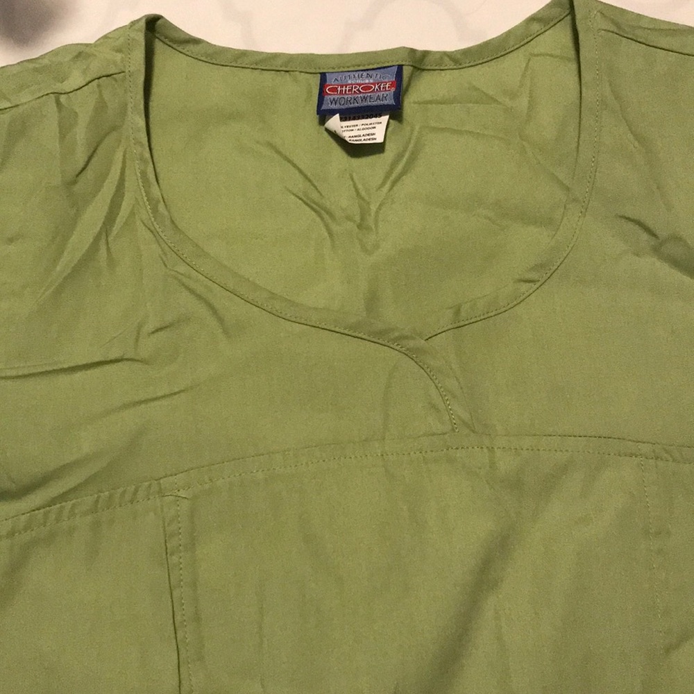 Scrub set
